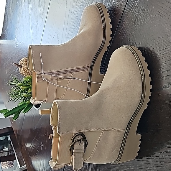 NWT Torrid Chelsea Side Buckle Bootie size 9 WW - Picture 5 of 7